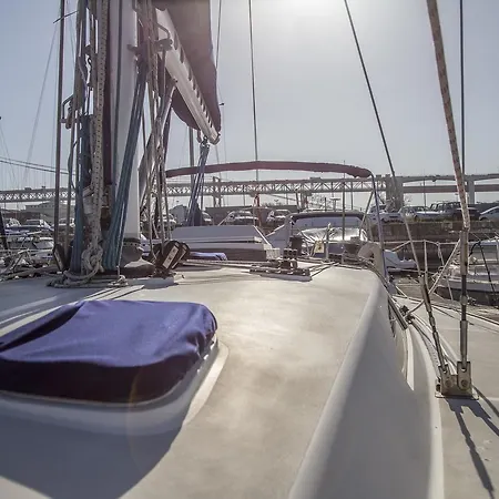 Sailboat Exclusive Experience Lisbon