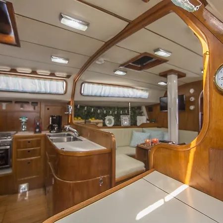 Sailboat Exclusive Experience Lisboa